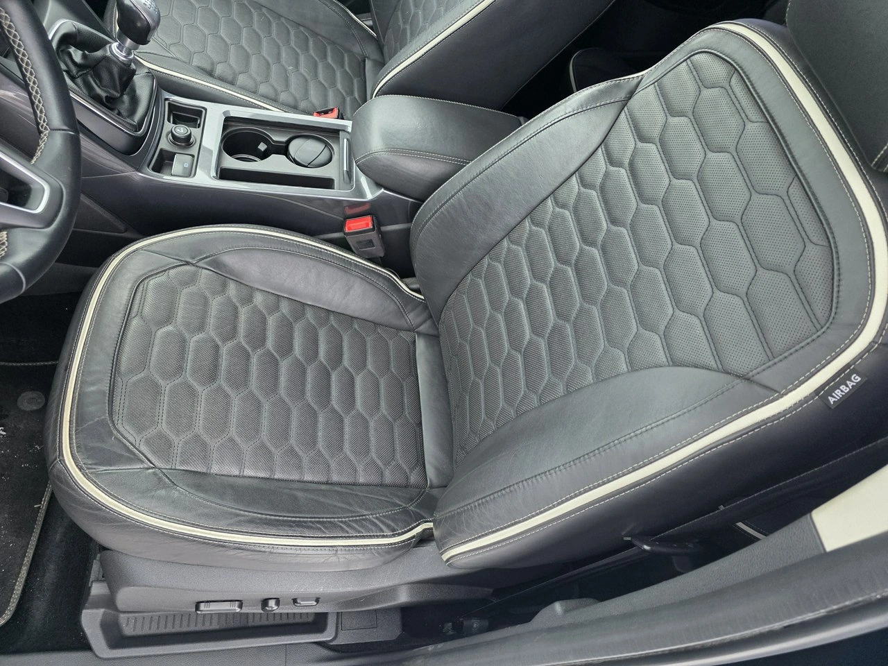 Ford Kuga - Zdjęcie 17