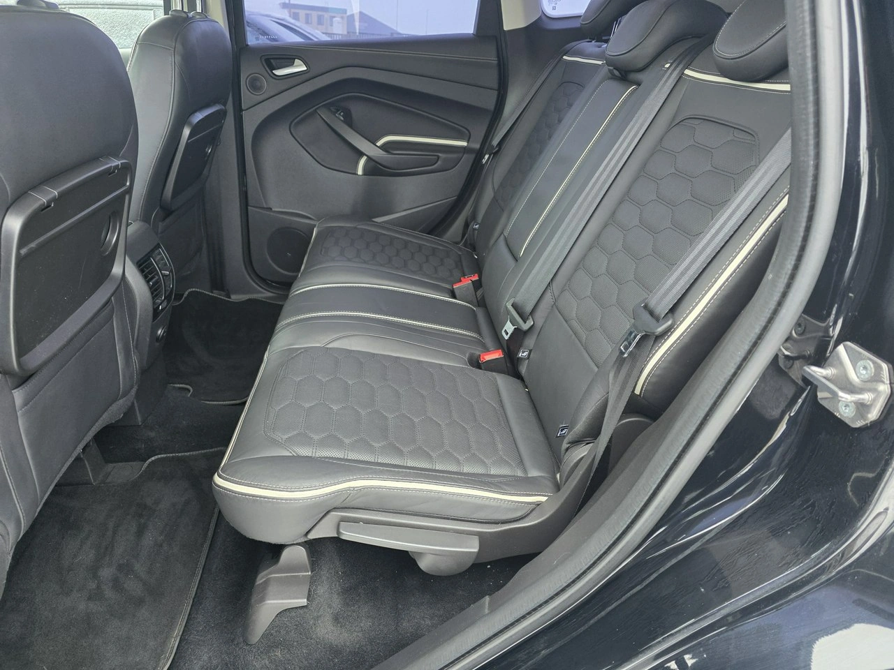 Ford Kuga - Zdjęcie 18