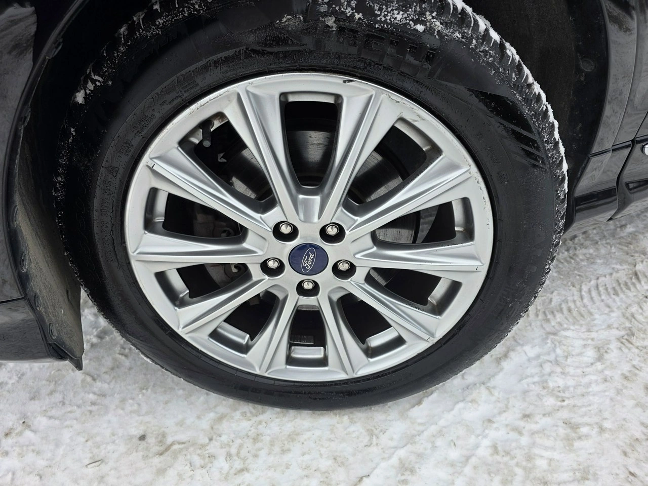 Ford Kuga - Zdjęcie 22