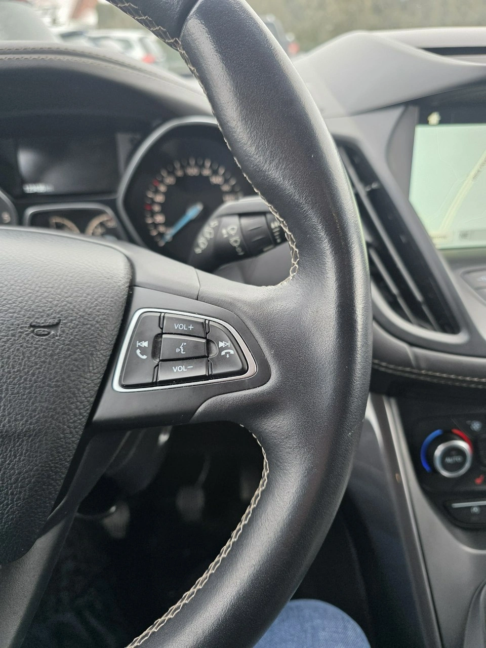 Ford Kuga - Zdjęcie 8