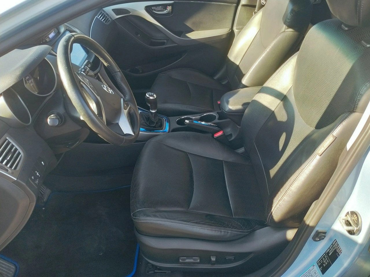 Hyundai Elantra - Zdjęcie 11