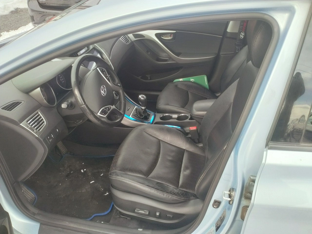 Hyundai Elantra - Zdjęcie 10