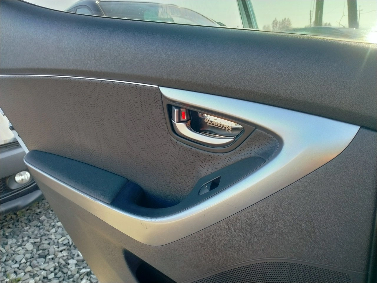 Hyundai Elantra - Zdjęcie 15