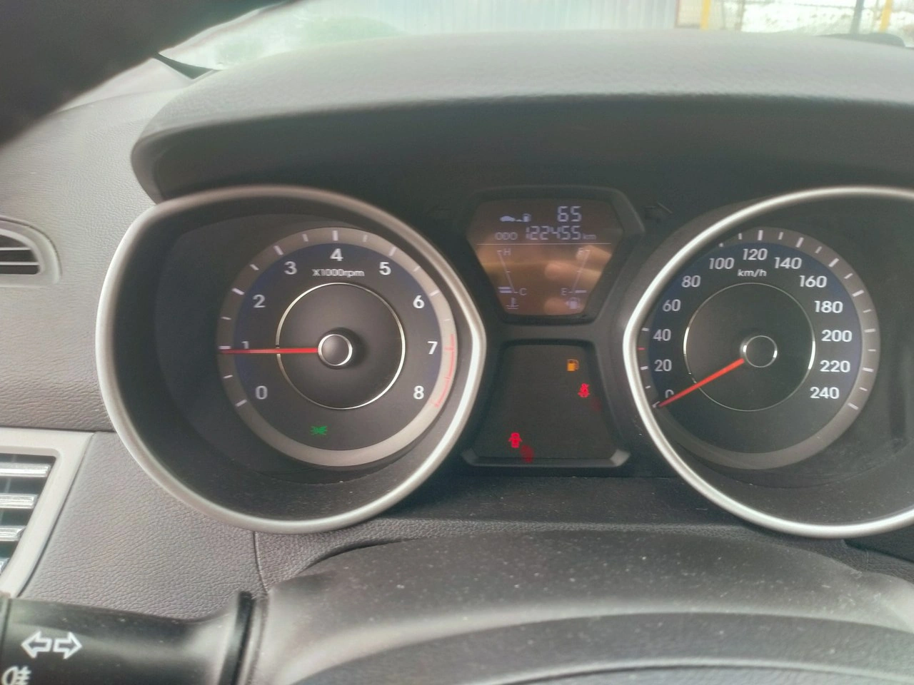 Hyundai Elantra - Zdjęcie 15