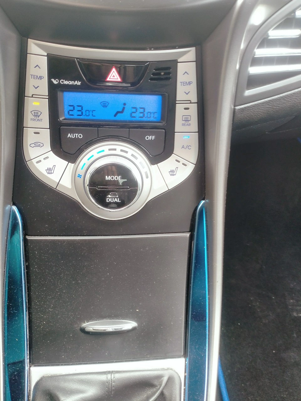 Hyundai Elantra - Zdjęcie 16