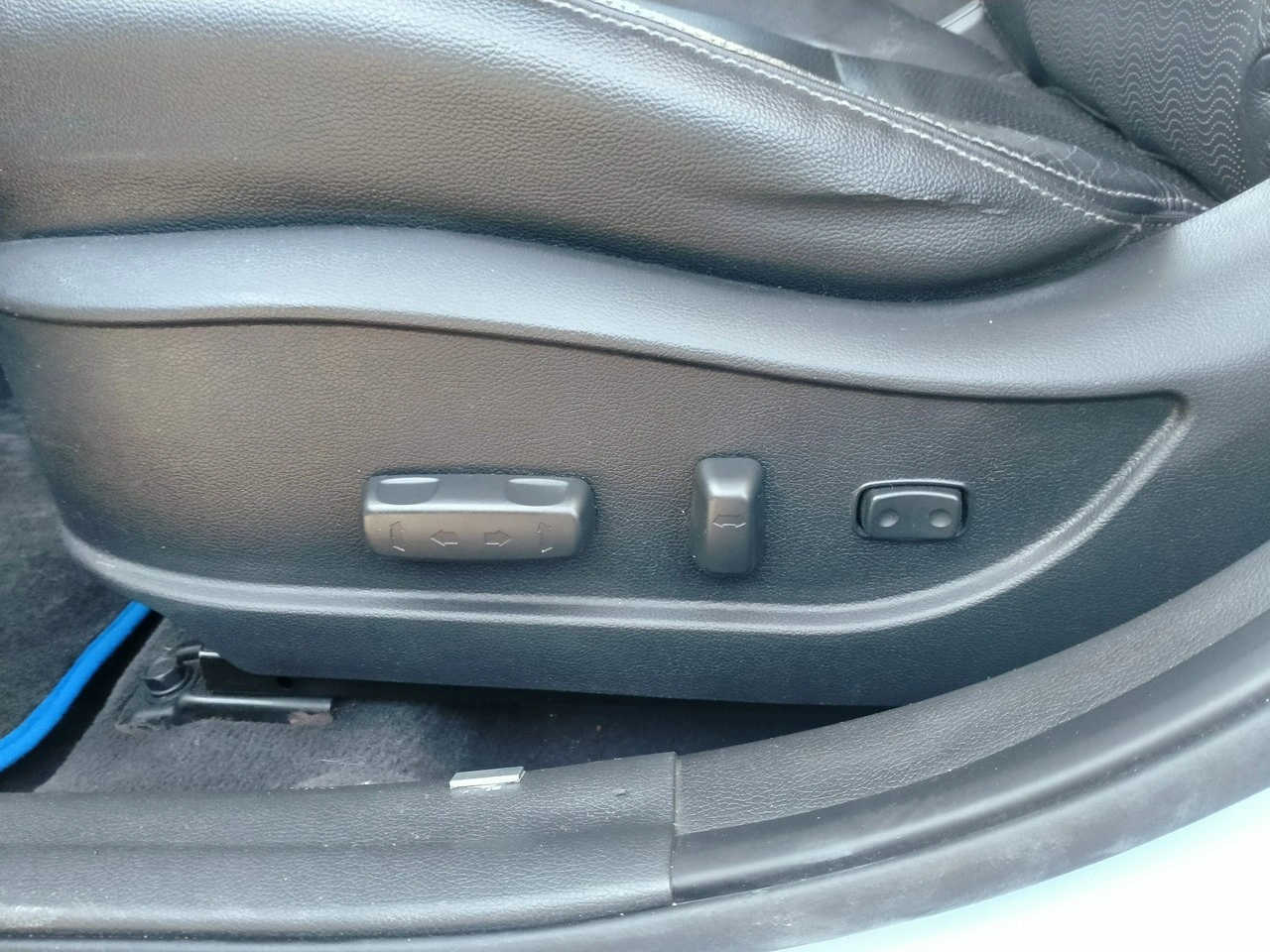 Hyundai Elantra - Zdjęcie 18