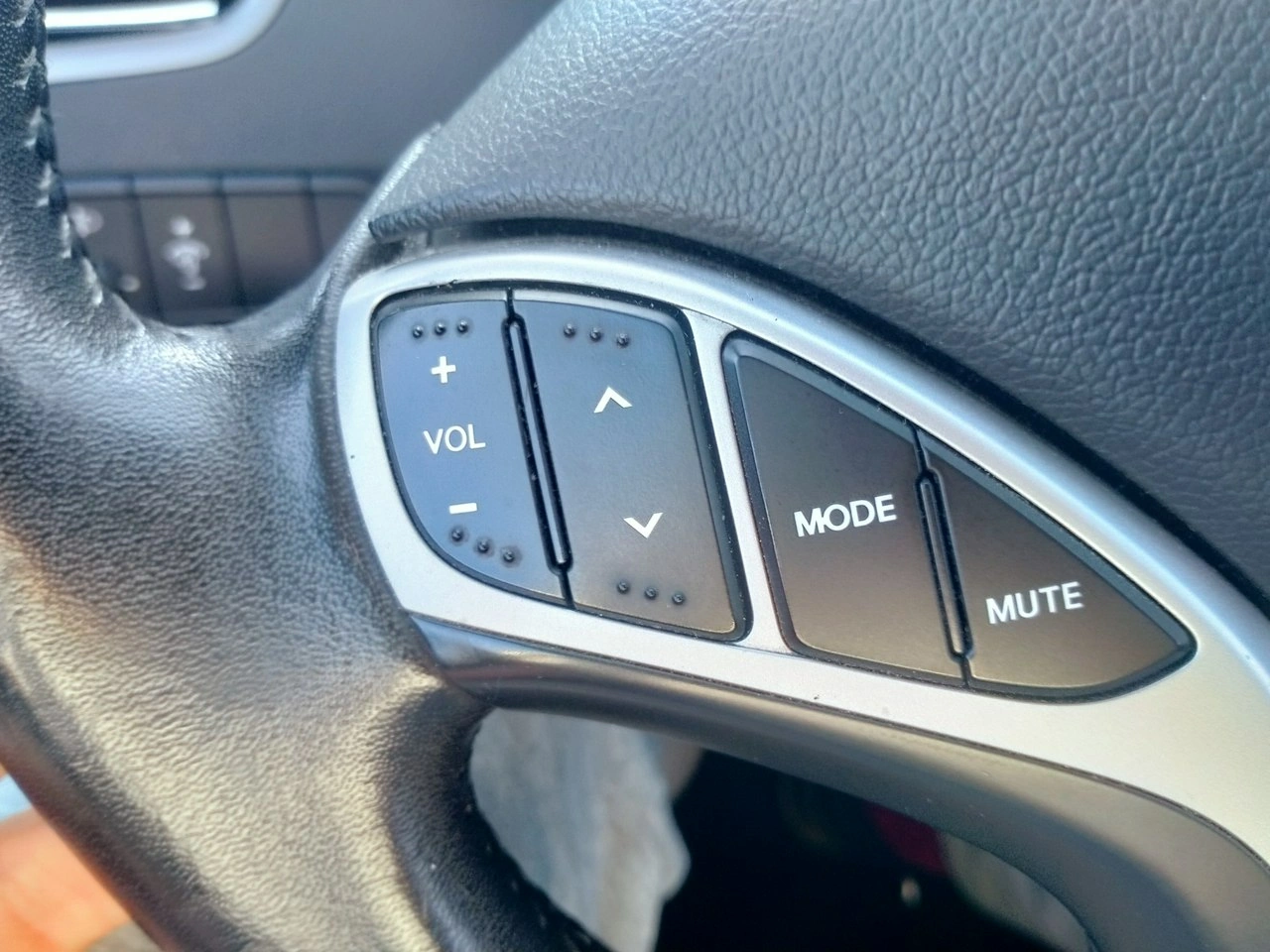 Hyundai Elantra - Zdjęcie 19