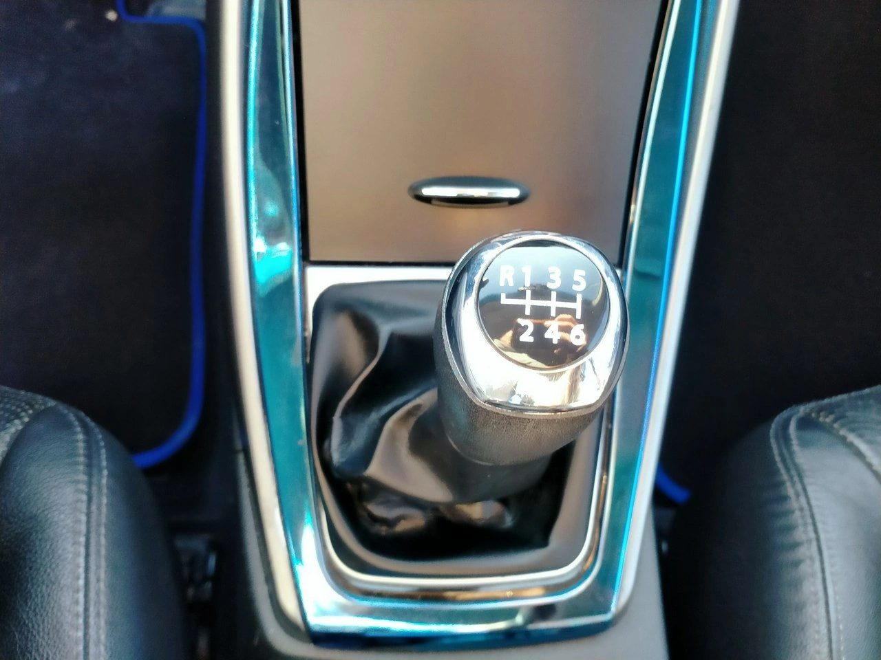 Hyundai Elantra - Zdjęcie 21