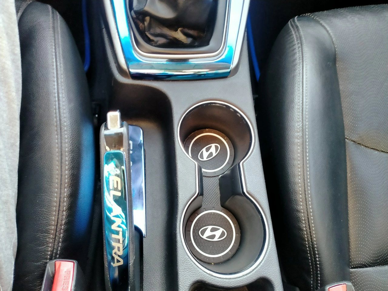 Hyundai Elantra - Zdjęcie 22