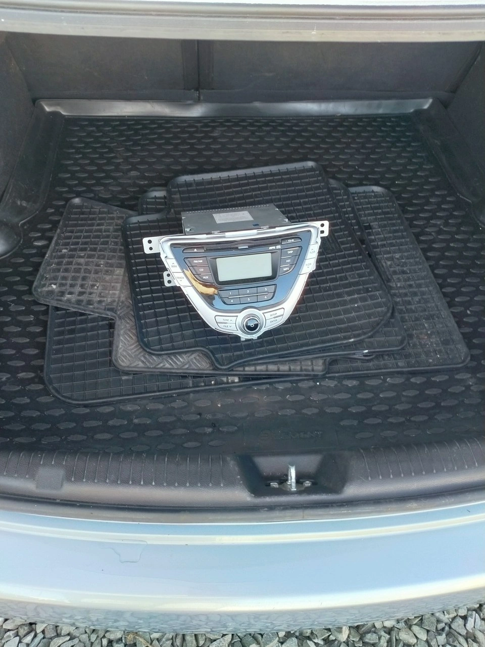 Hyundai Elantra - Zdjęcie 29