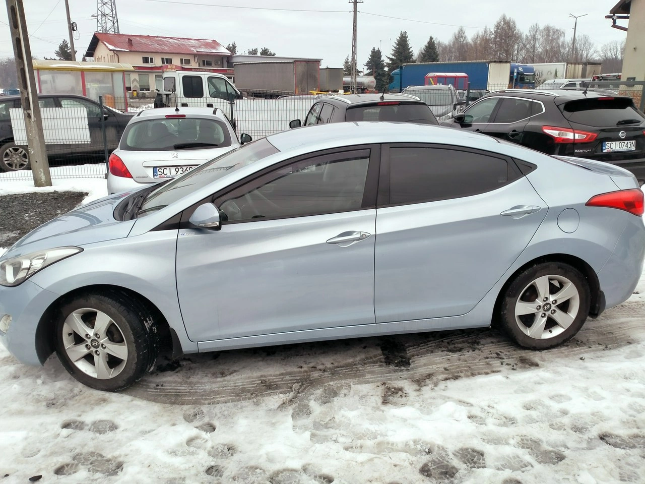 Hyundai Elantra - Zdjęcie 2