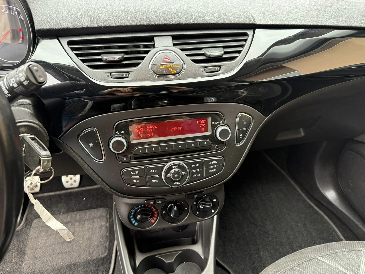 Opel Corsa - Zdjęcie 16