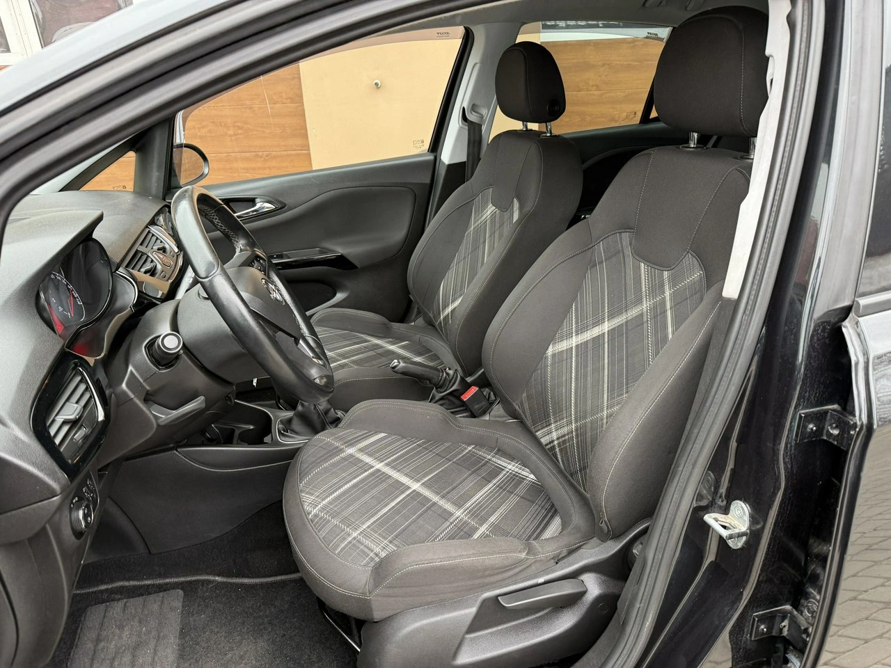 Opel Corsa - Zdjęcie 17