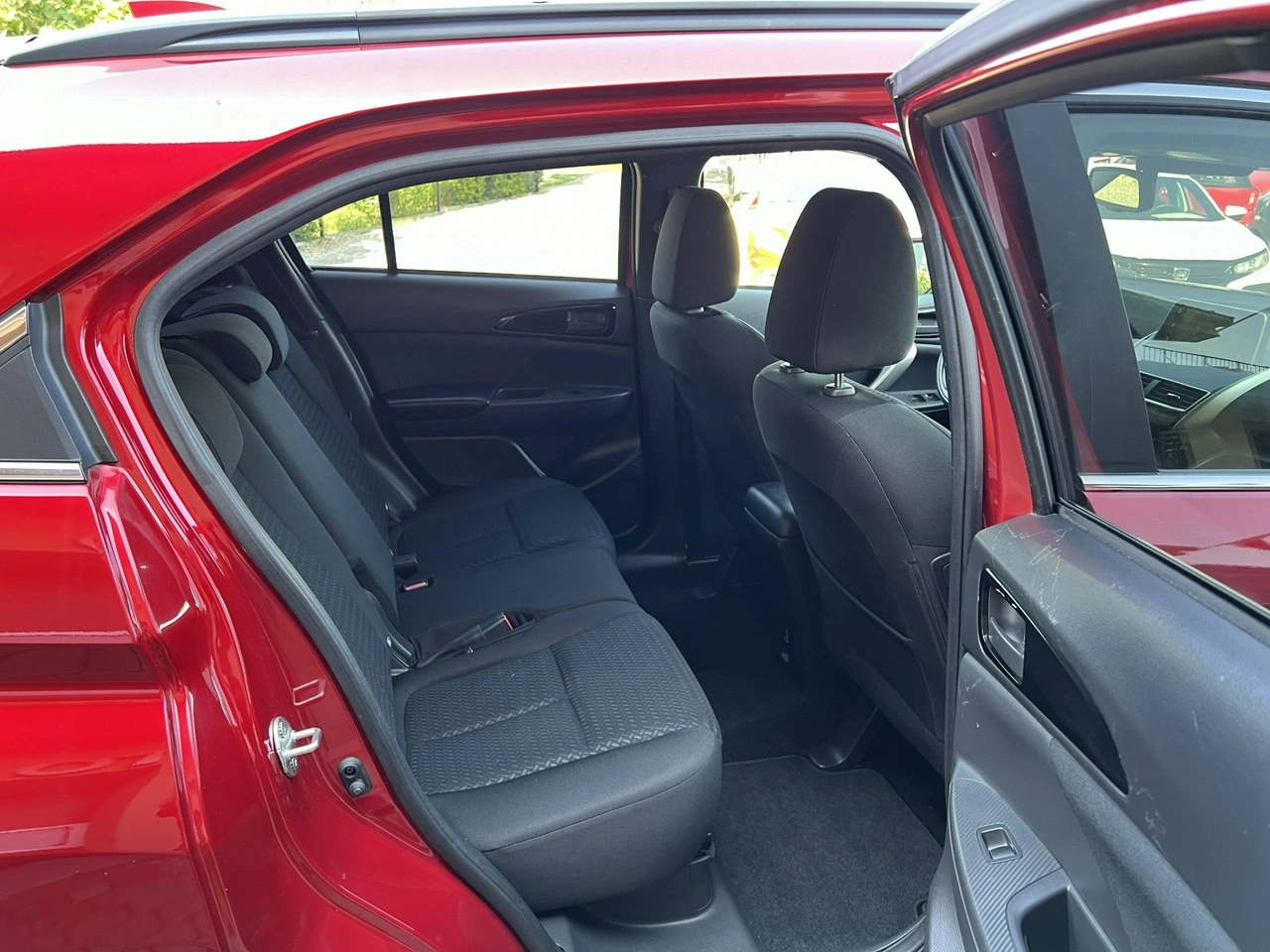 Mitsubishi Eclipse Cross - Zdjęcie 24