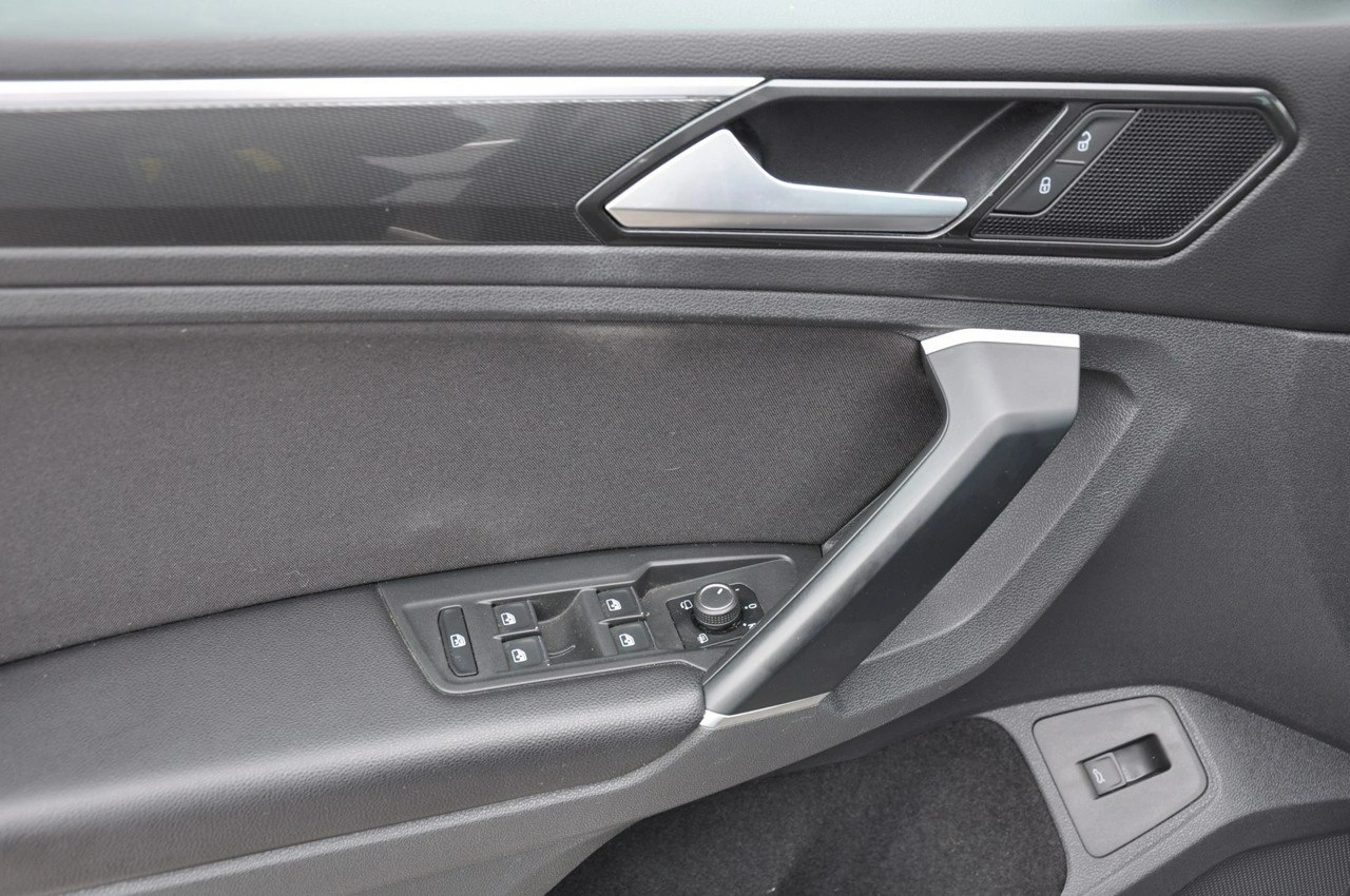 Volkswagen Tiguan - Zdjęcie 9