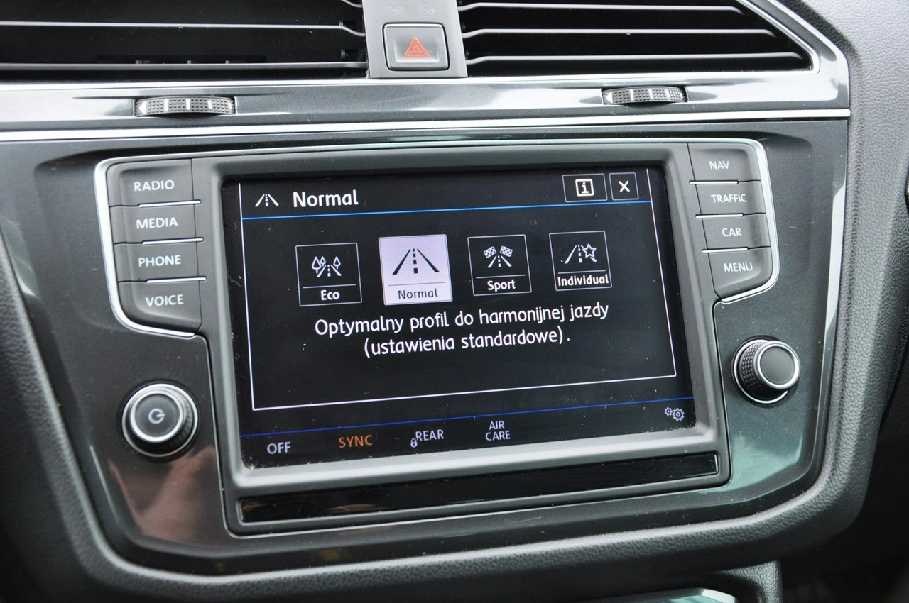 Volkswagen Tiguan - Zdjęcie 21