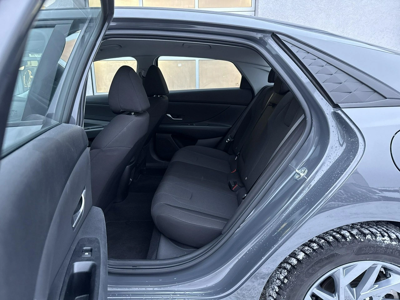 Hyundai Elantra - Zdjęcie 11