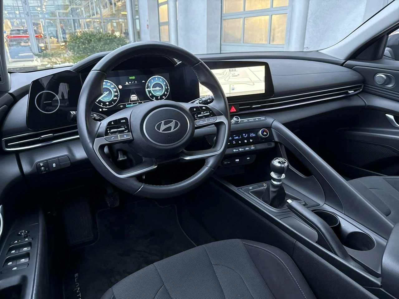 Hyundai Elantra - Zdjęcie 12