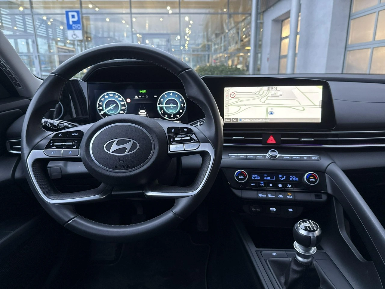 Hyundai Elantra - Zdjęcie 13