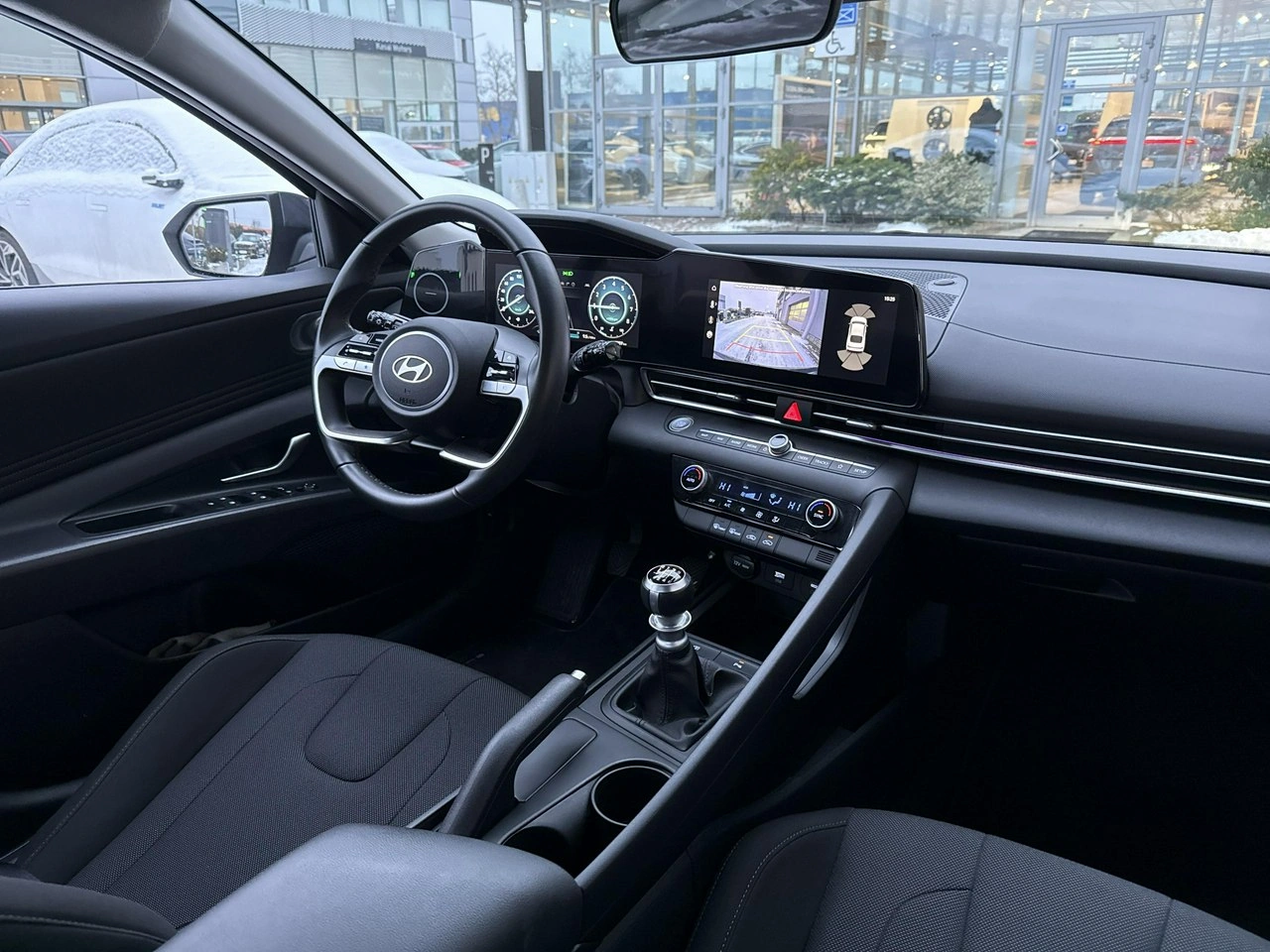 Hyundai Elantra - Zdjęcie 14