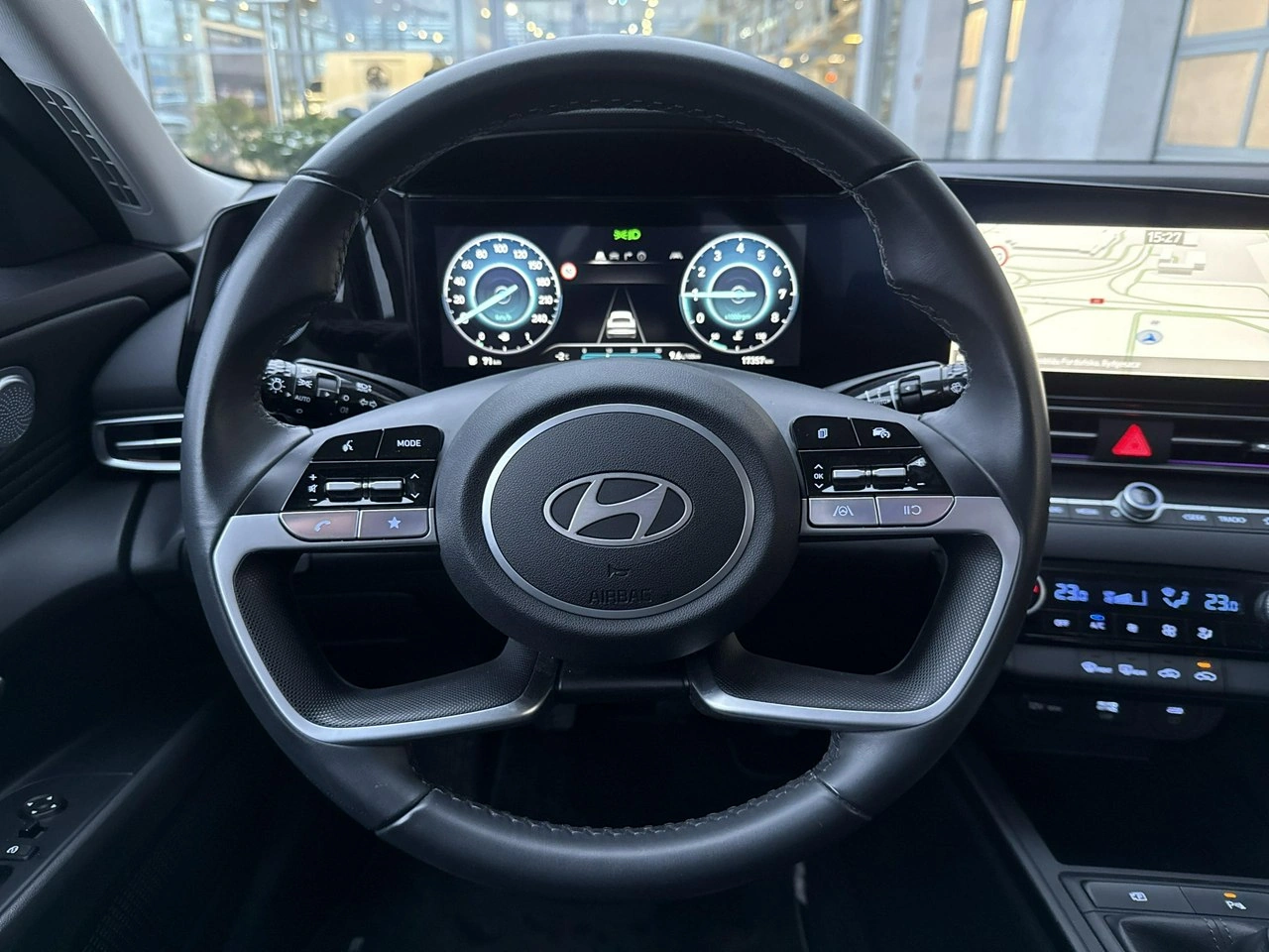 Hyundai Elantra - Zdjęcie 15