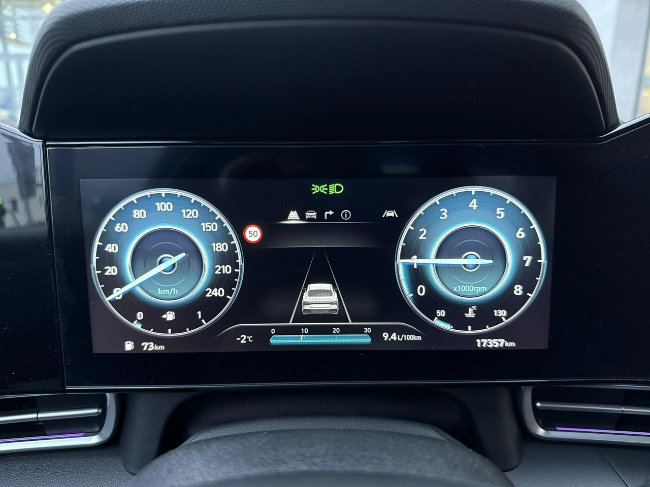 Hyundai Elantra - Zdjęcie 16