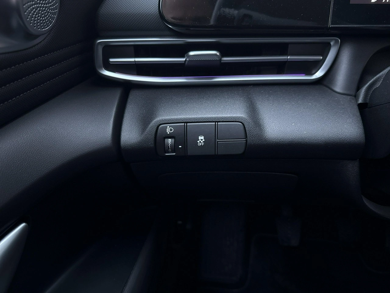 Hyundai Elantra - Zdjęcie 21