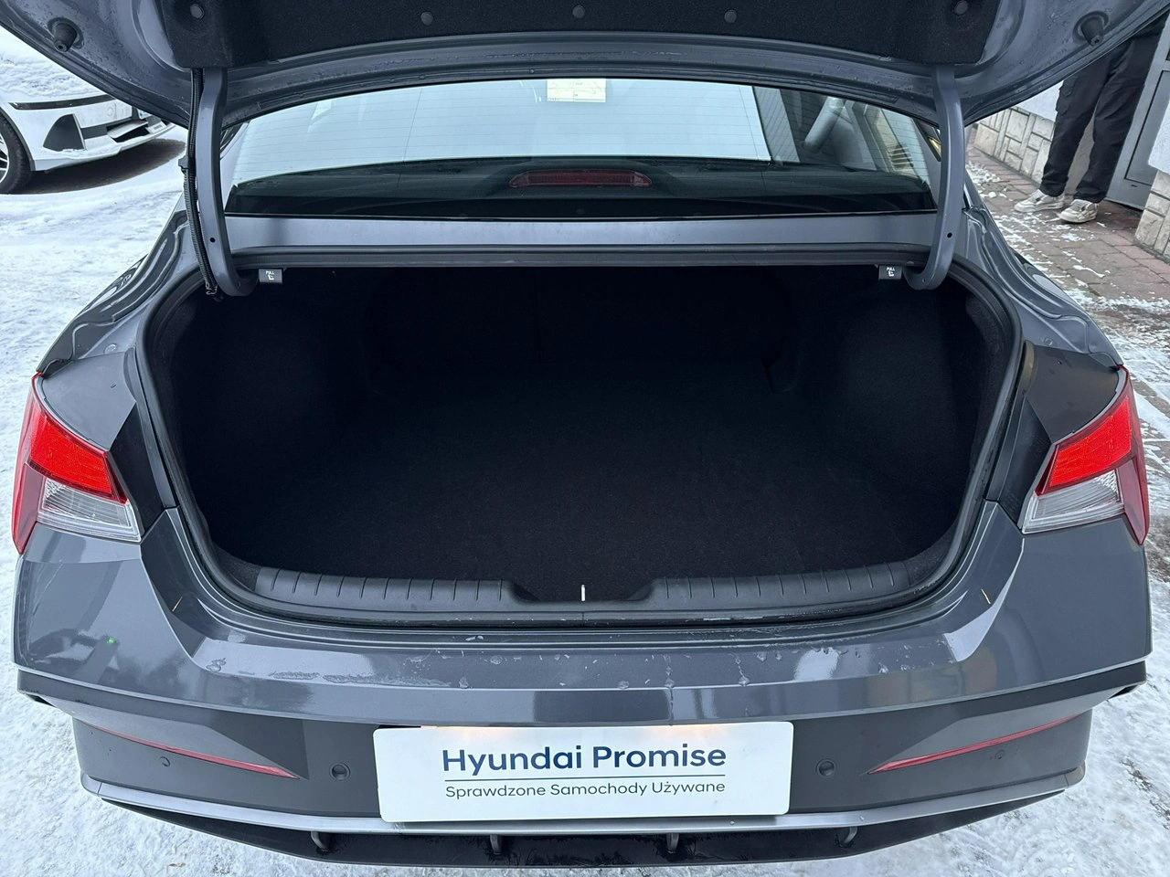 Hyundai Elantra - Zdjęcie 8