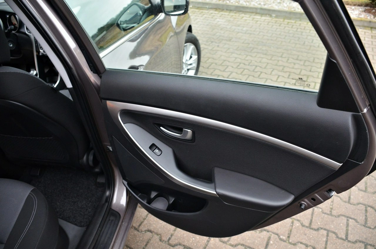 Hyundai i30 - Zdjęcie 17