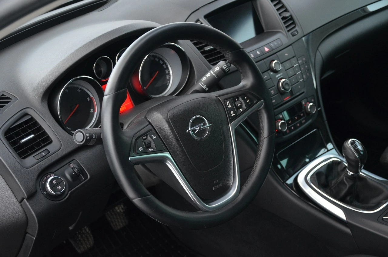 Opel Insignia - Zdjęcie 15