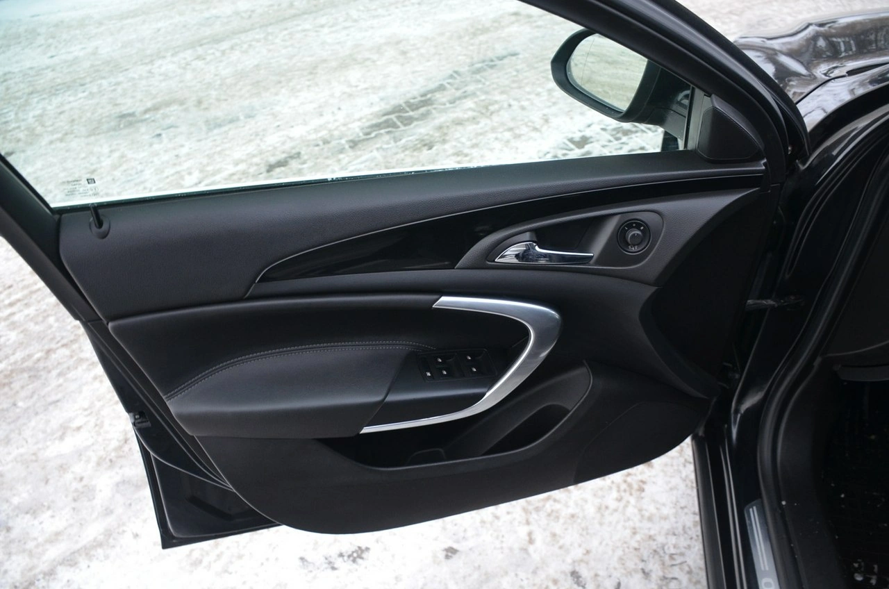 Opel Insignia - Zdjęcie 16