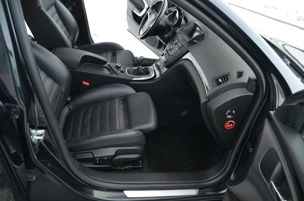 Opel Insignia - Zdjęcie 18