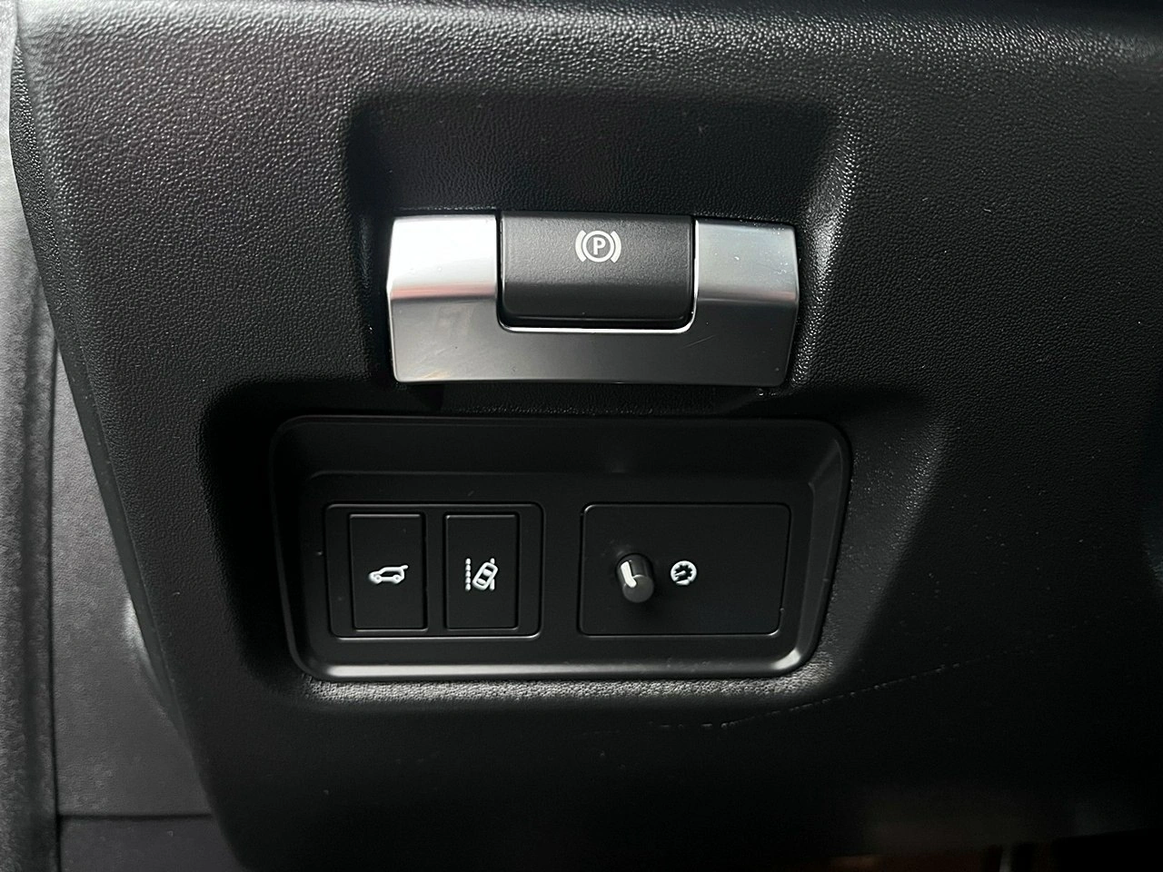 Jaguar E-Pace - Zdjęcie 19