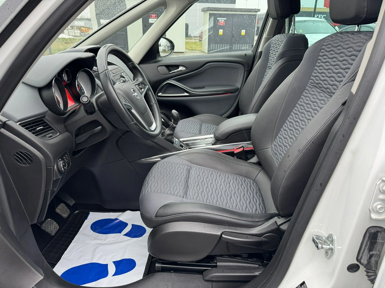 Opel Zafira - Zdjęcie 17