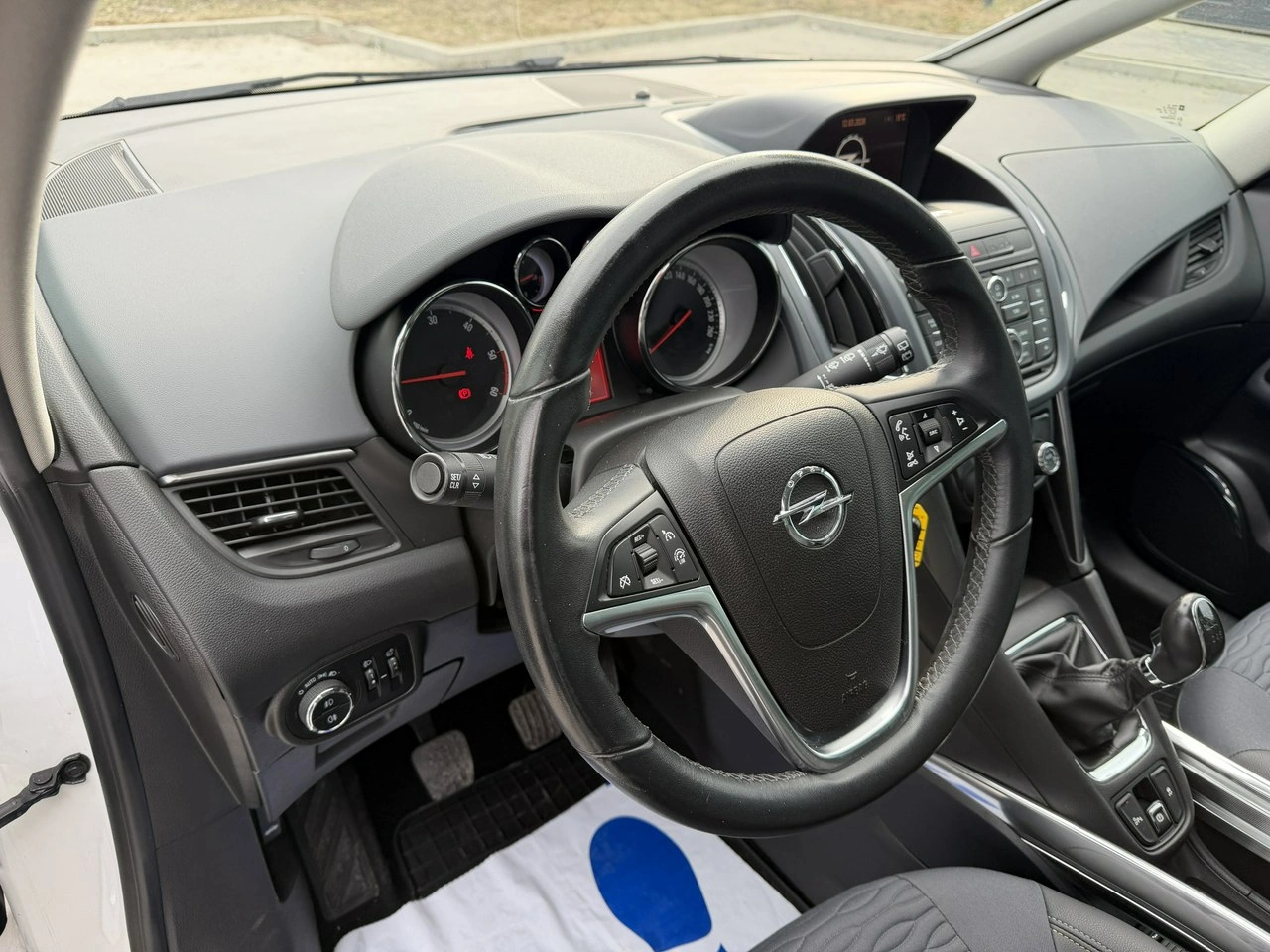 Opel Zafira - Zdjęcie 16