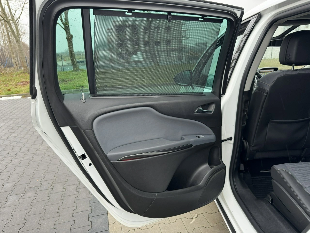 Opel Zafira - Zdjęcie 28
