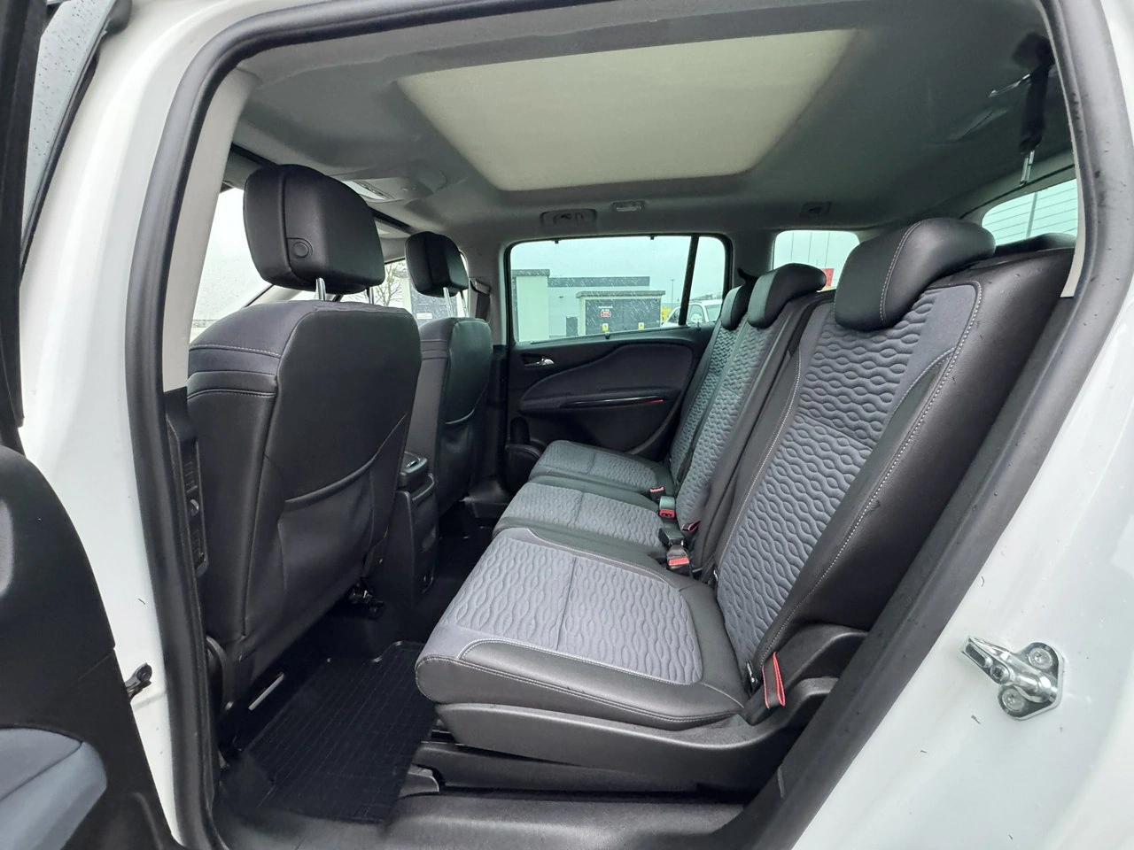 Opel Zafira - Zdjęcie 29