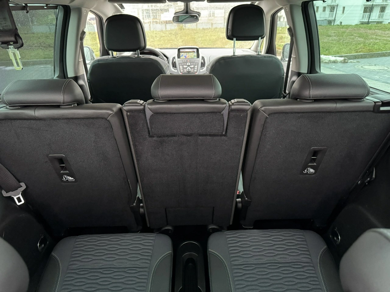 Opel Zafira - Zdjęcie 38