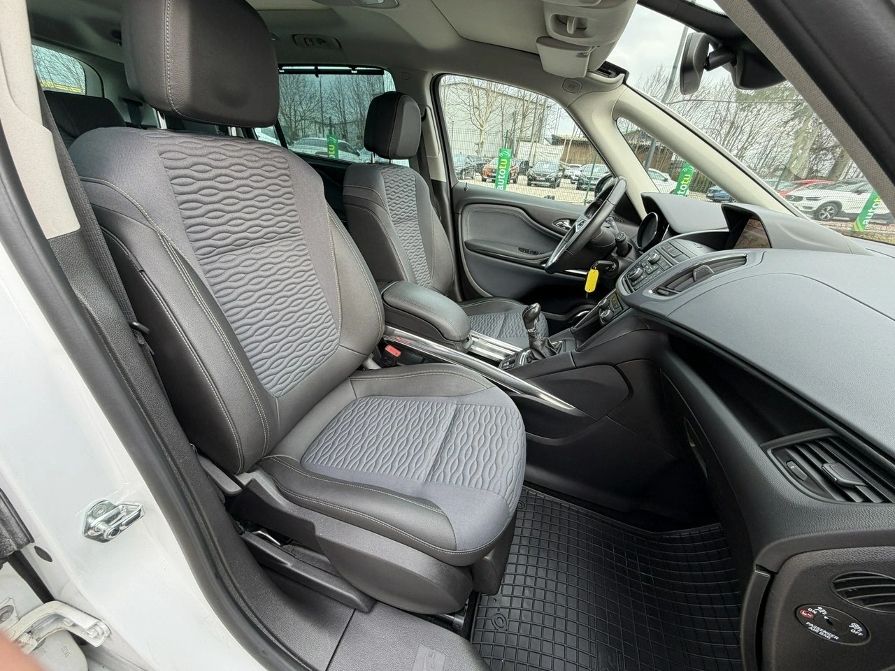 Opel Zafira - Zdjęcie 30