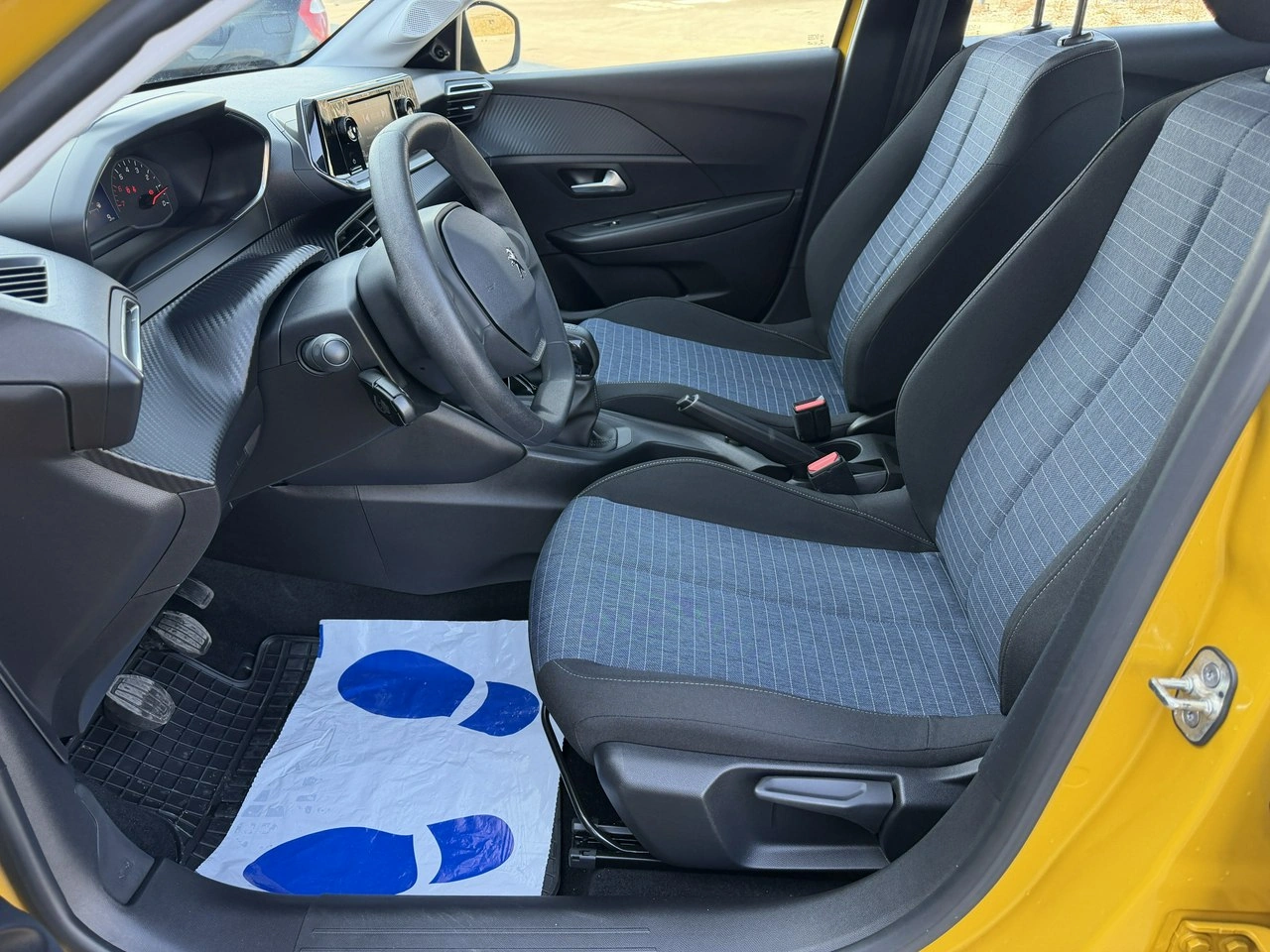 Peugeot 208 - Zdjęcie 17