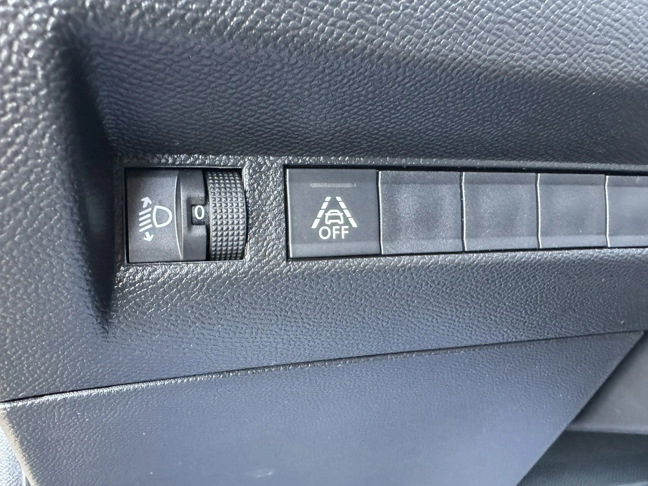 Peugeot 208 - Zdjęcie 16