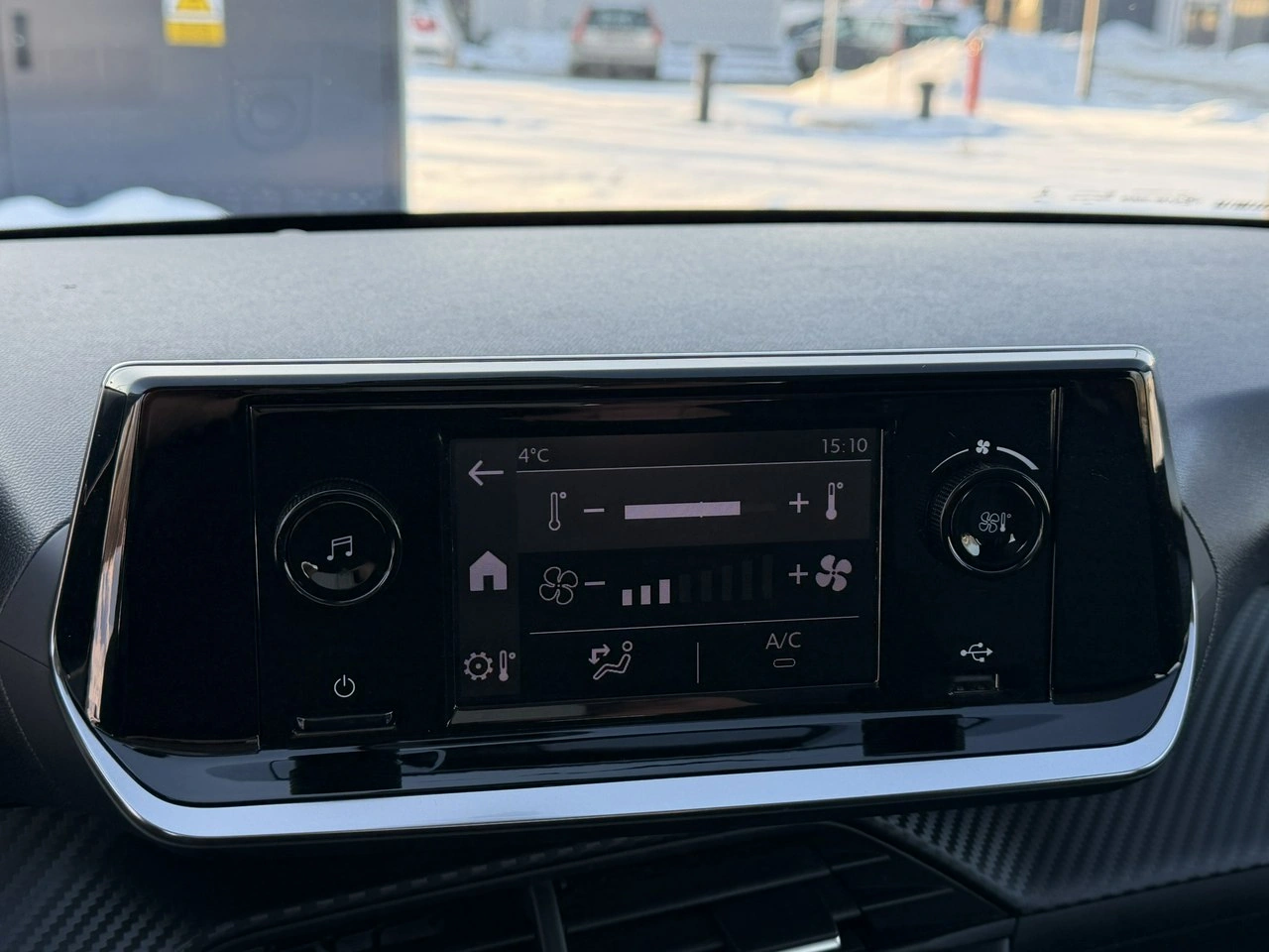 Peugeot 208 - Zdjęcie 24