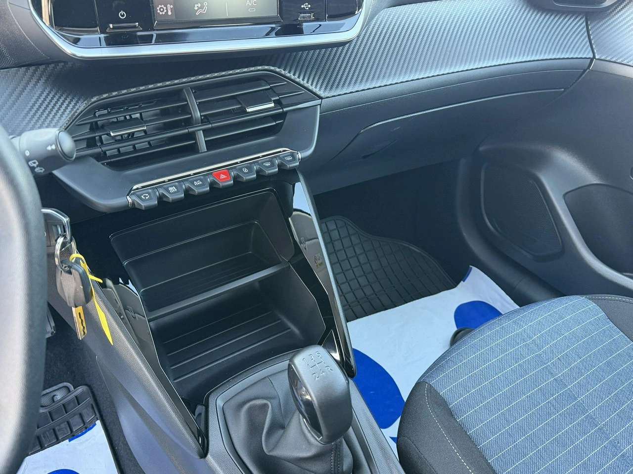 Peugeot 208 - Zdjęcie 25