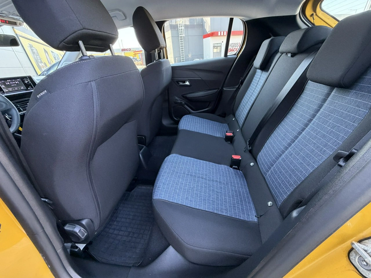 Peugeot 208 - Zdjęcie 27