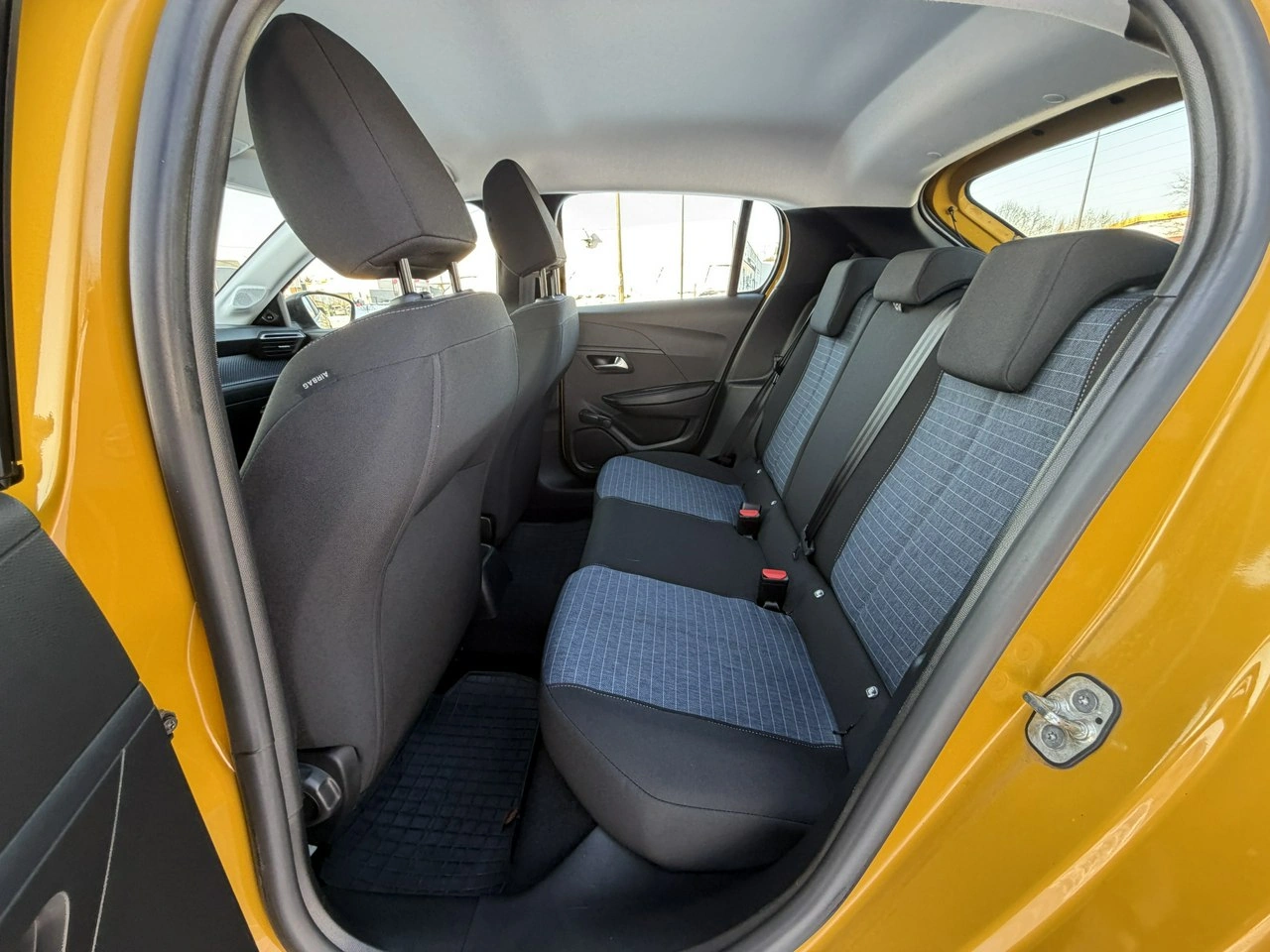 Peugeot 208 - Zdjęcie 29