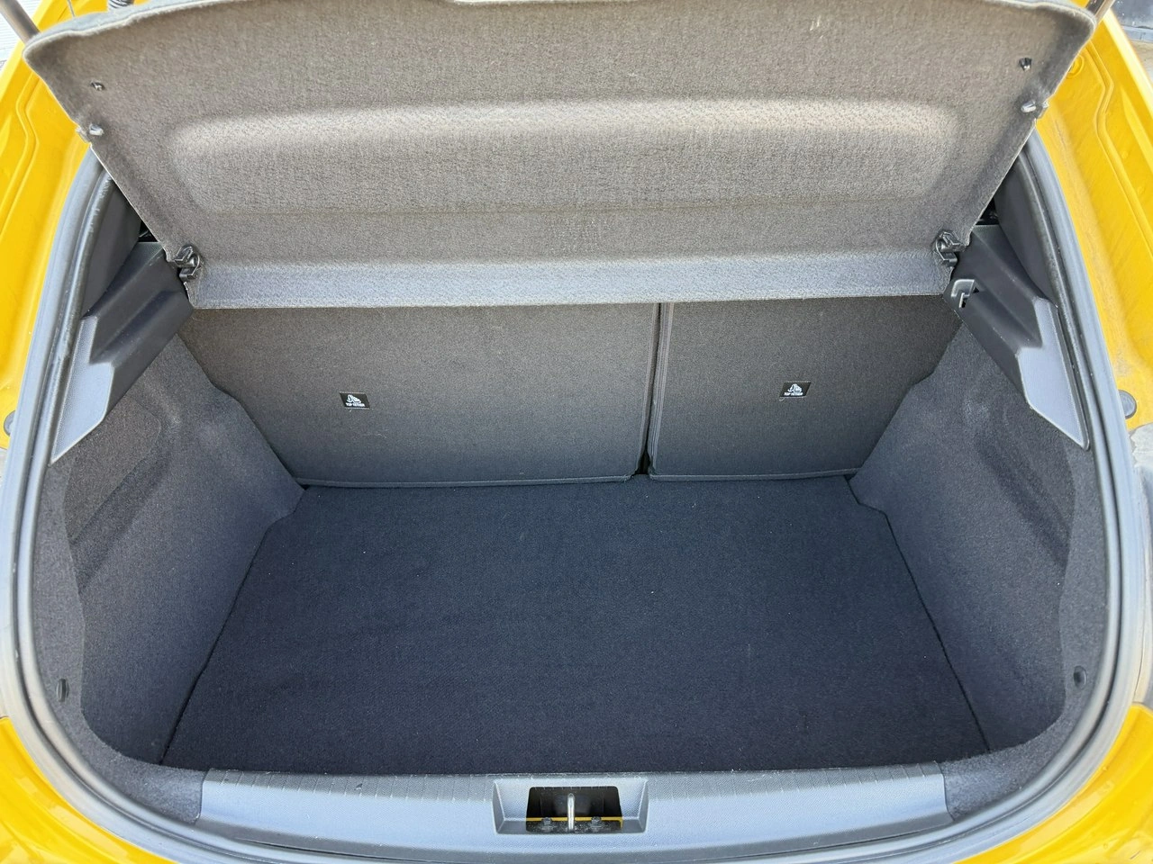 Peugeot 208 - Zdjęcie 34