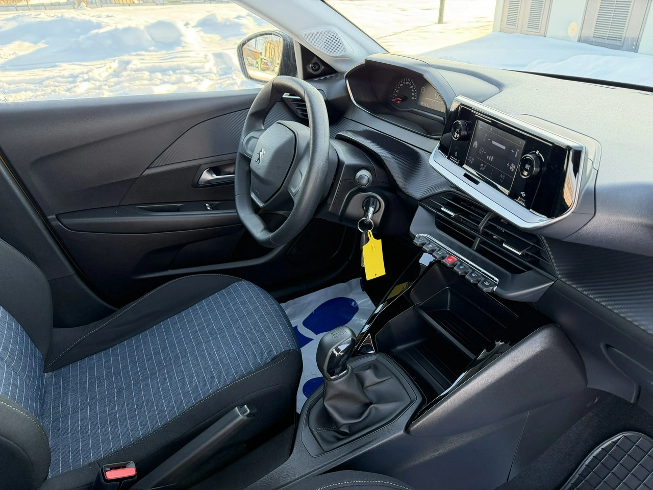 Peugeot 208 - Zdjęcie 33