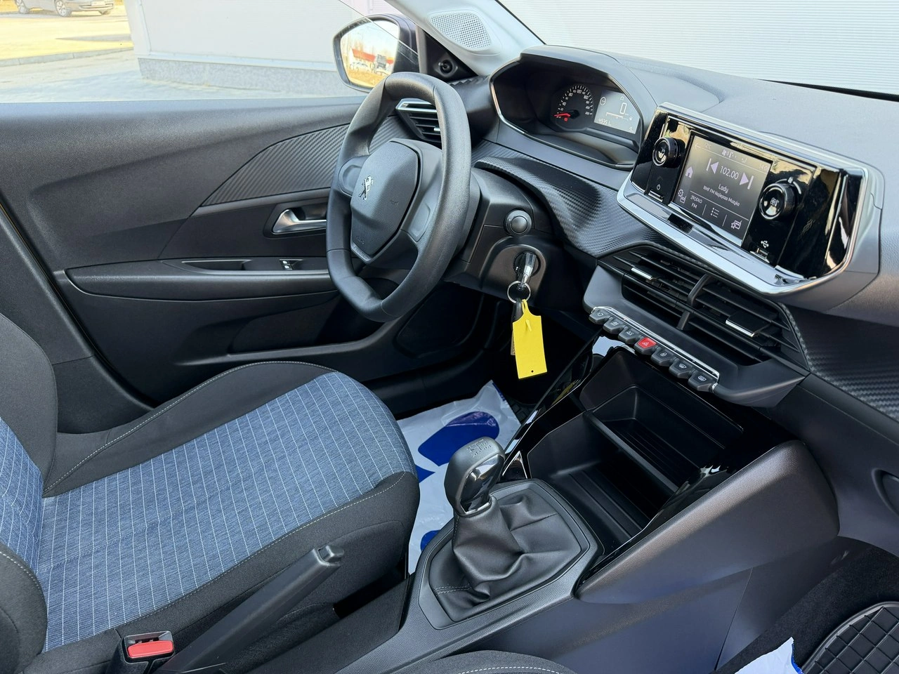 Peugeot 208 - Zdjęcie 32