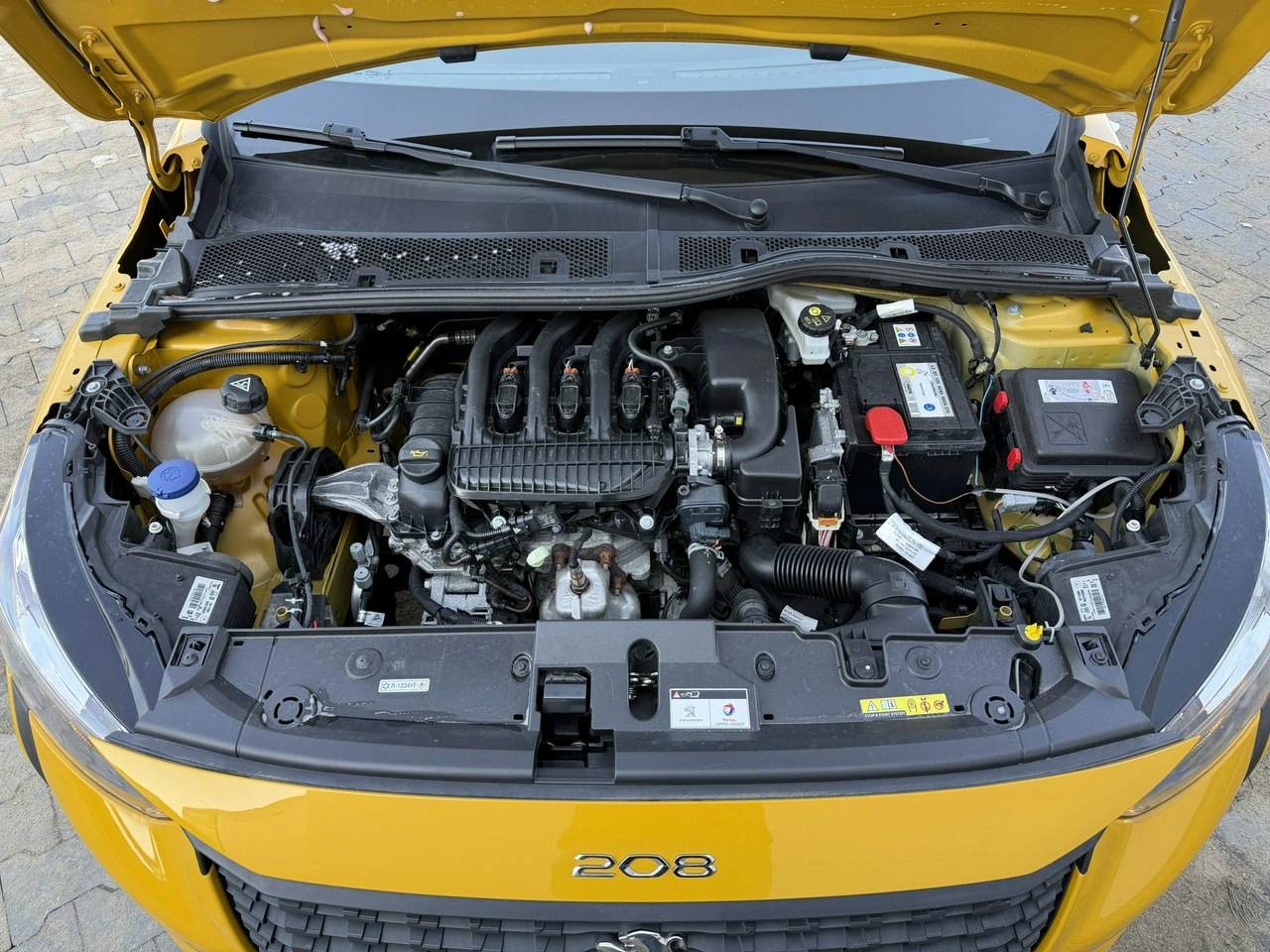 Peugeot 208 - Zdjęcie 4