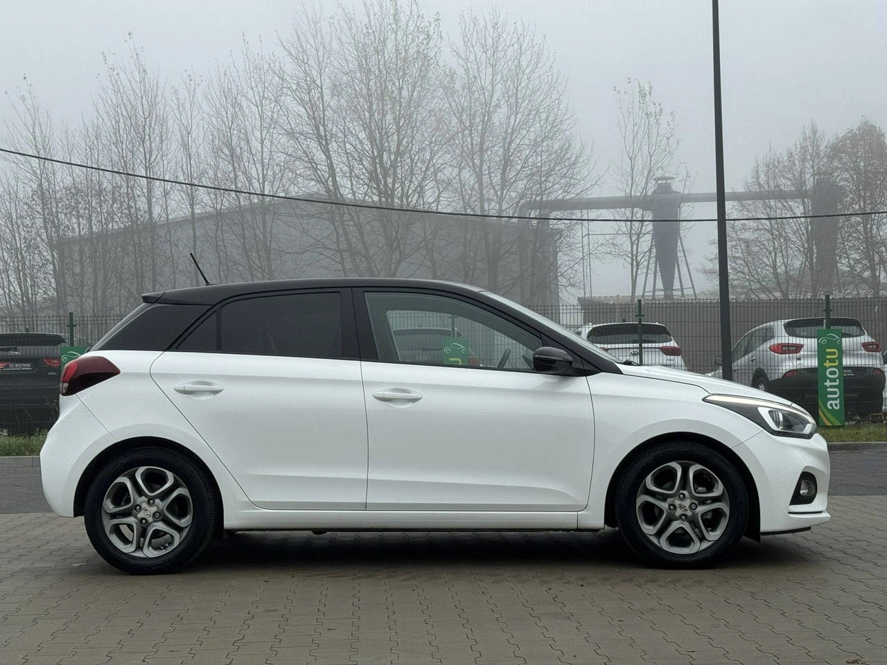 Hyundai i20 - Zdjęcie 12